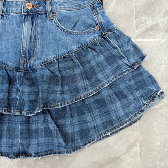 Women’s American Eagle Plaid Tiered Ruffle Denim Skirt Size 6 - Picture 8 of 16